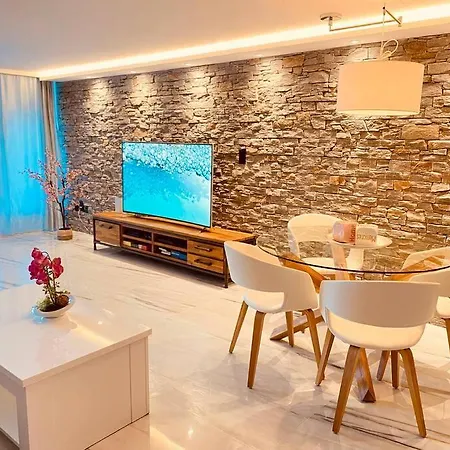 Domino - Superbe De Standing Leukerbad